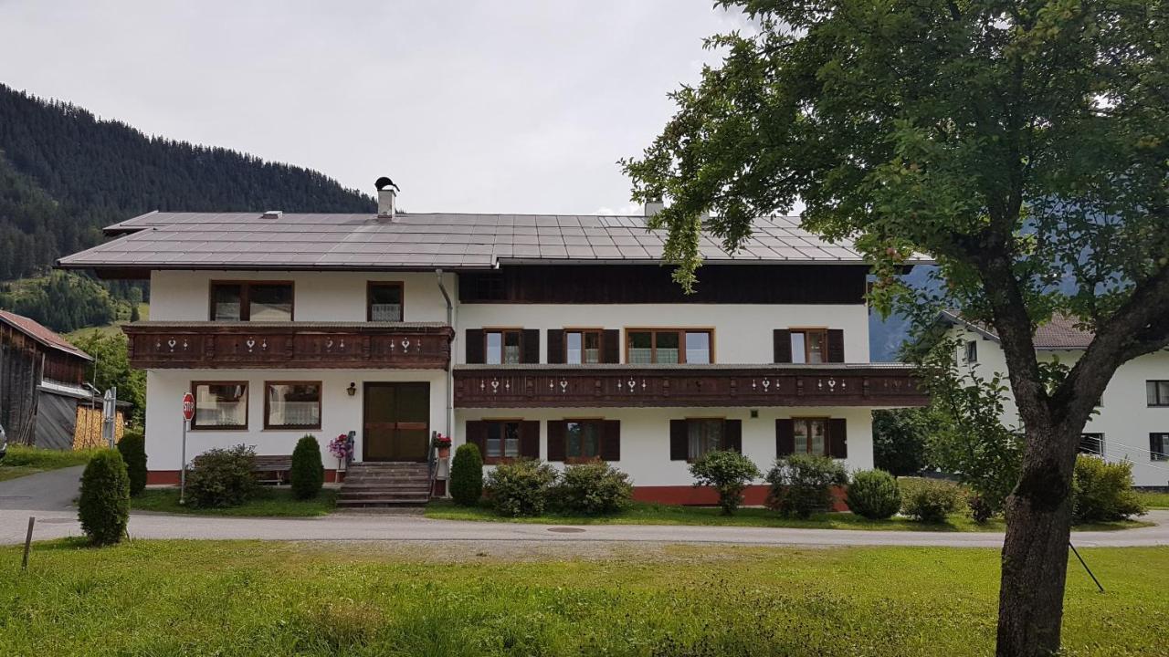 Haus Christof Apartment Holzgau Exterior photo