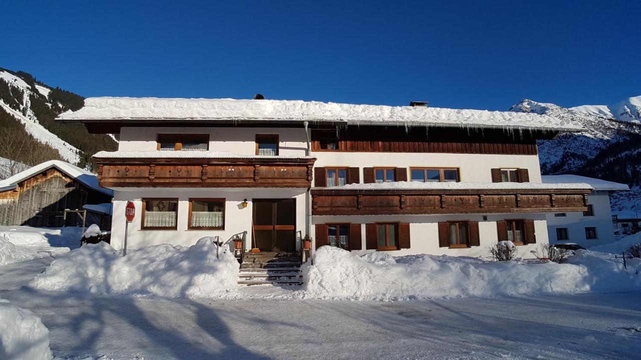 Haus Christof Apartment Holzgau Exterior photo